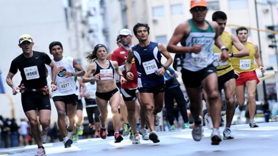 Advierten sobre el riesgo de lesionarse en maratones