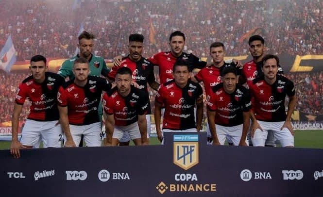 Colón quiere asegurar el primer lugar de su grupo frente a Peñarol, en Montevideo