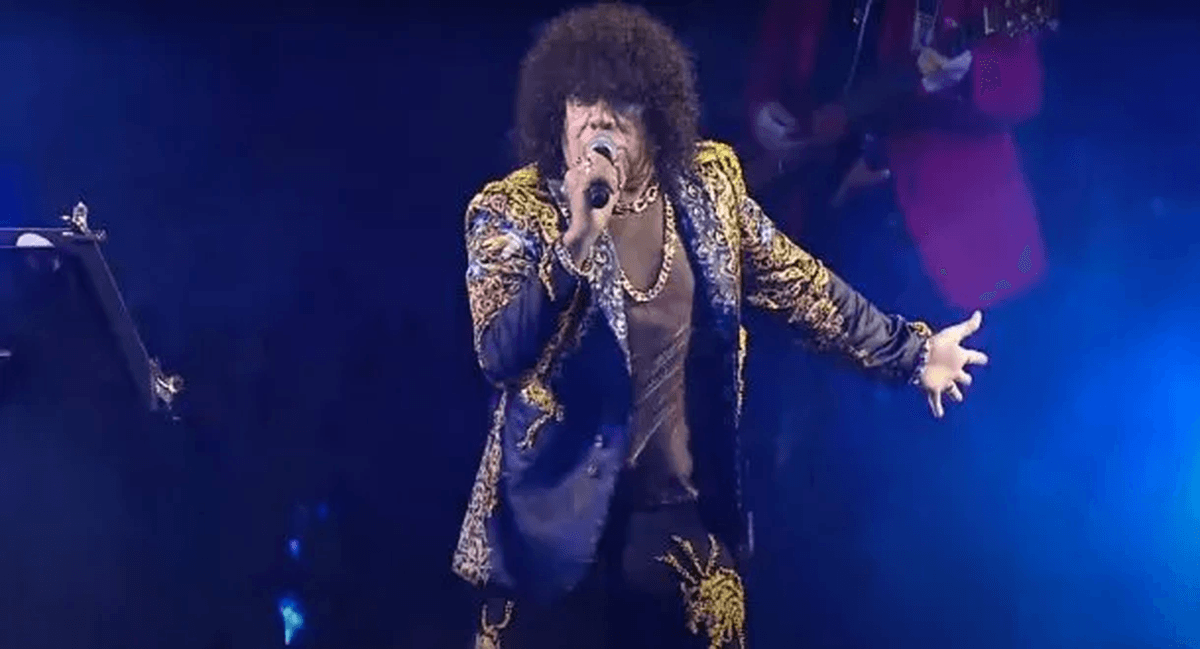 La Mona Jiménez cantó en el Obelisco ante unas 50.000 personas