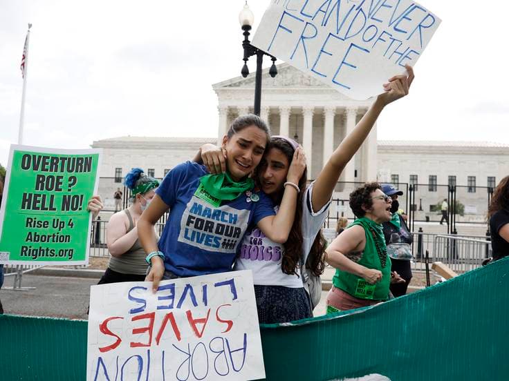La Corte Suprema de EE.UU. anula el derecho al aborto