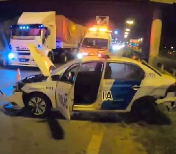Persecución, tiroteo y choque en la Panamericana: dos policías resultaron heridos