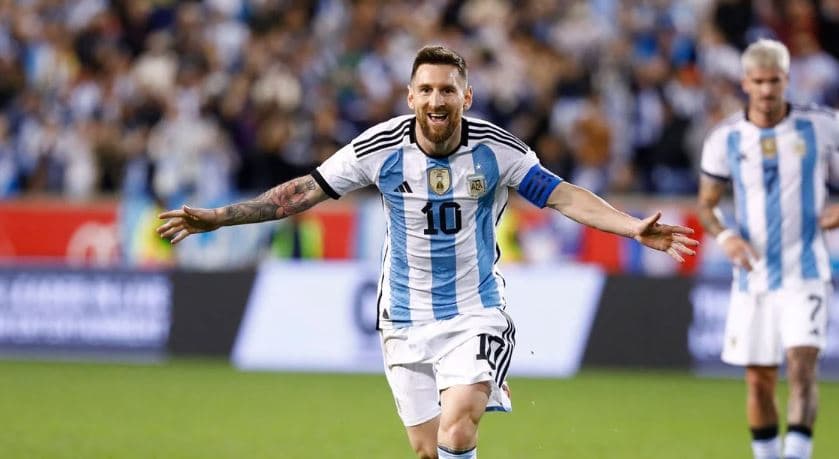 Argentina goleó a Jamaica con doblete de Messi