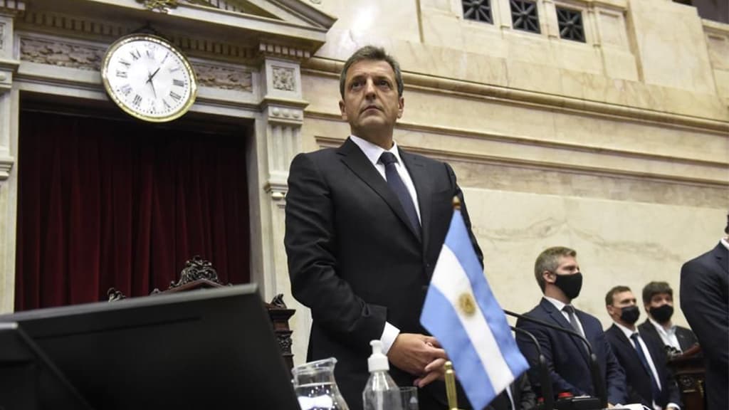 Massa presenta el presupuesto 2023 en Diputados