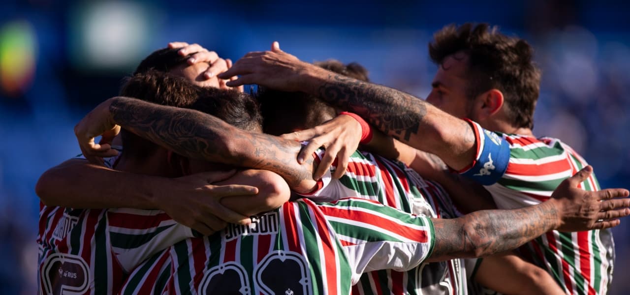 Vélez goleó con autoridad a Estudiantes en la prosecución de la Liga
