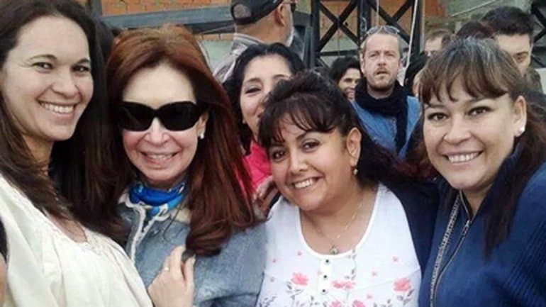 La Presidente reapareció en El Calafate y se sacó fotos con militantes