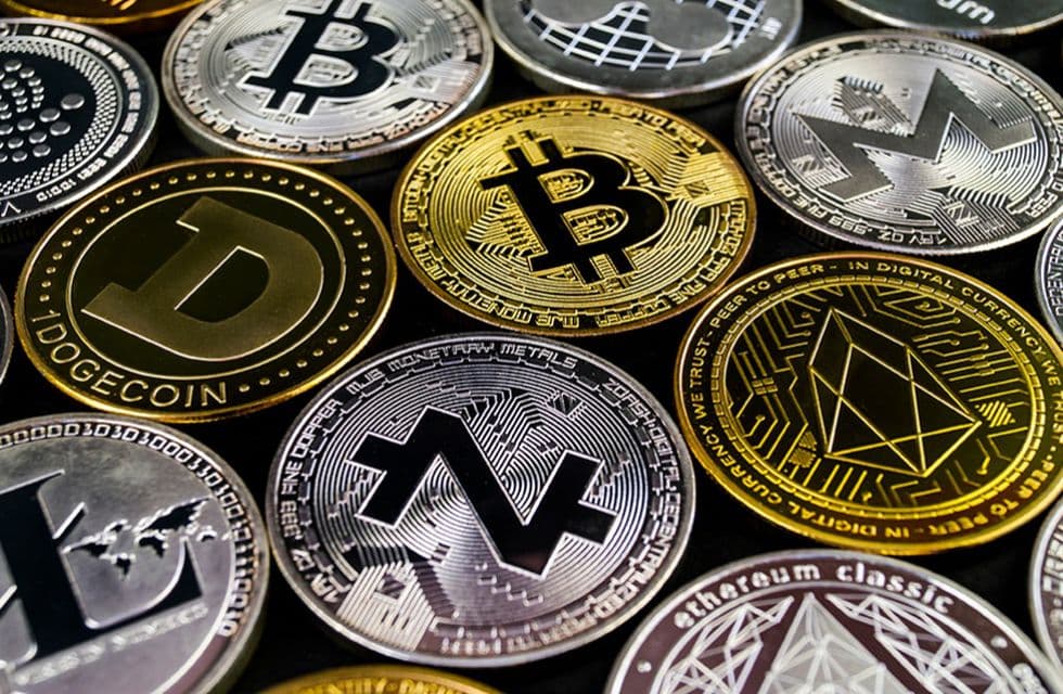 Se sacude Bitcoin: la criptomoneda tocó su mínimo de dos años antes de rebotar por el buen dato de inflación de EEUU