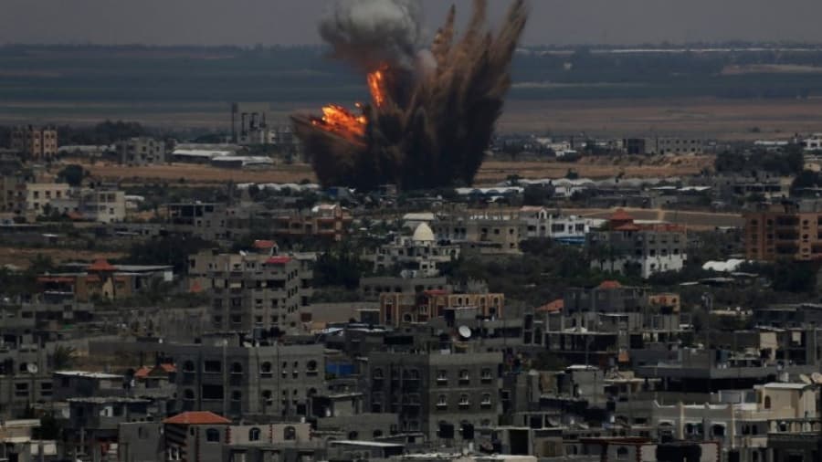 Aviones israelíes matan a dos menores palestinos en el centro de Gaza