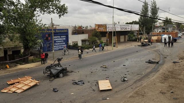 Quilmes: un choque frontal dejó tres jóvenes muertos y un herido