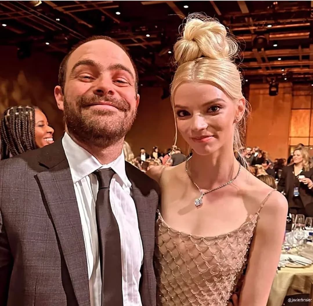 Así fue el encuentro entre Peter Lanzani y Anya Taylor-Joy en los Critics Choice Awards