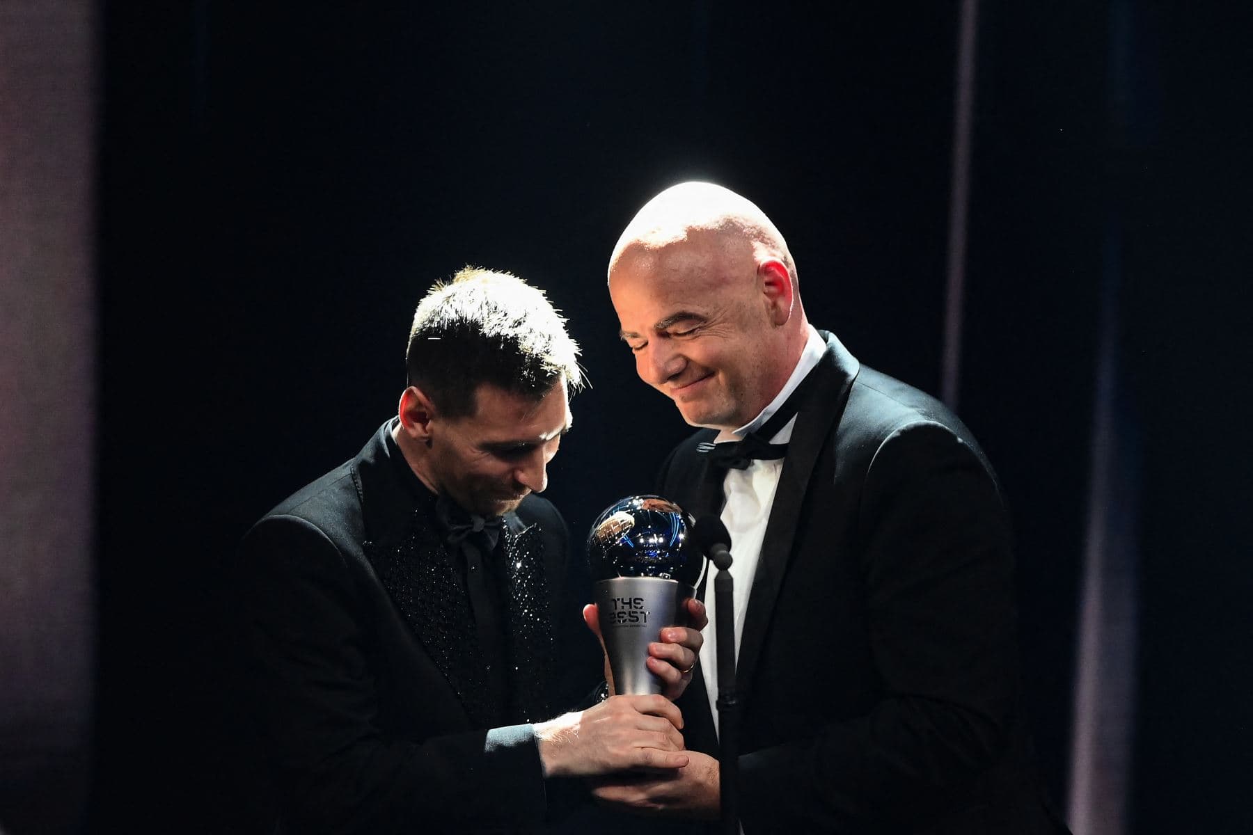 Los votos más llamativos y controvertidos de los premios The Best: las estrellas que no eligieron a Messi
