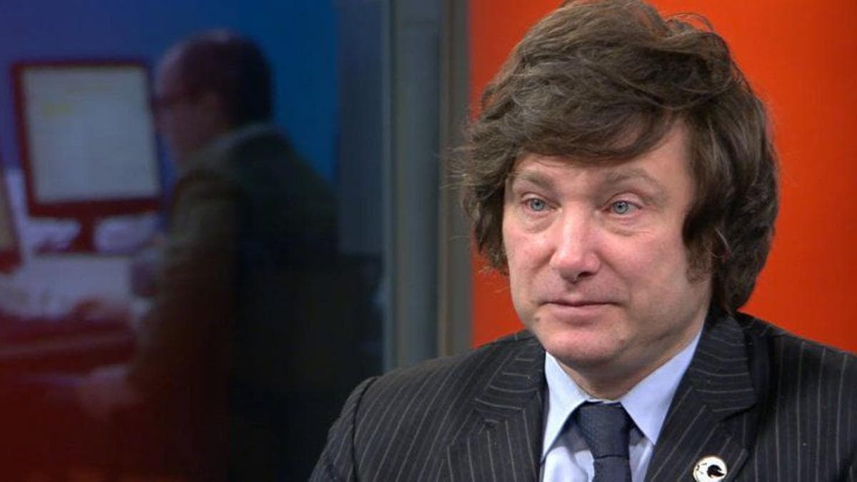 La inflación anual de Argentina superó el 100% por primera vez desde principios de los 90 creando un espacio para un candidato presidencial trumpista
