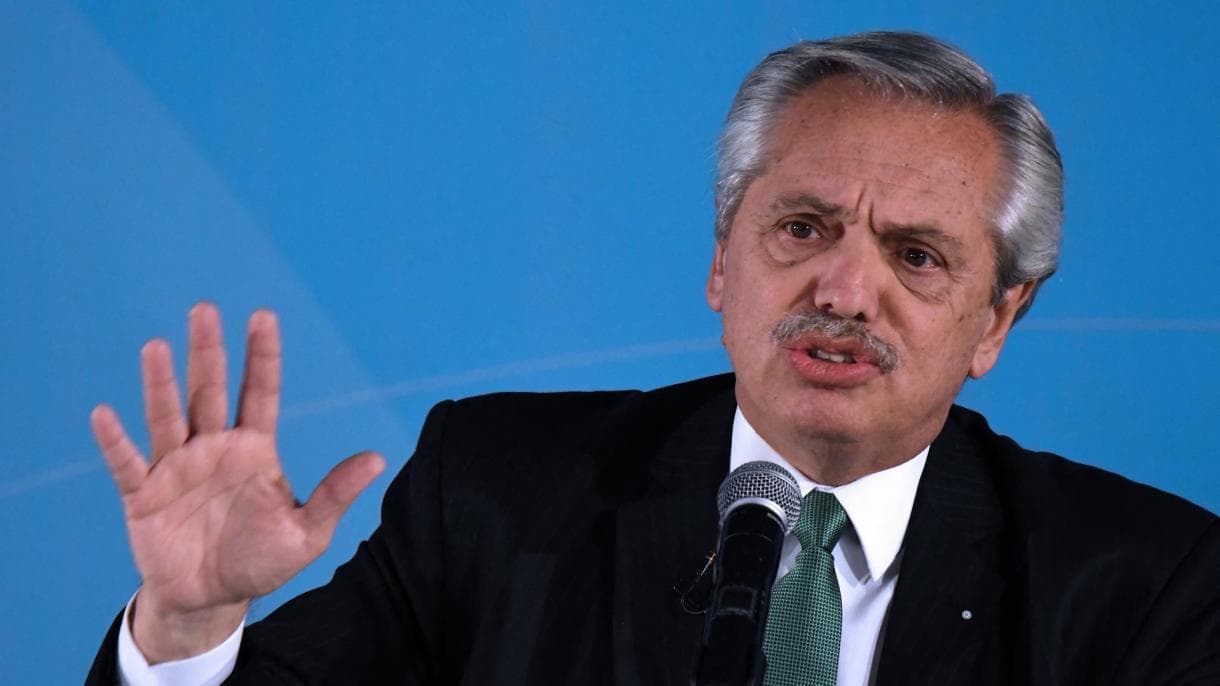 Dólar blue caliente: Alberto Fernández acusó a la oposición por la corrida