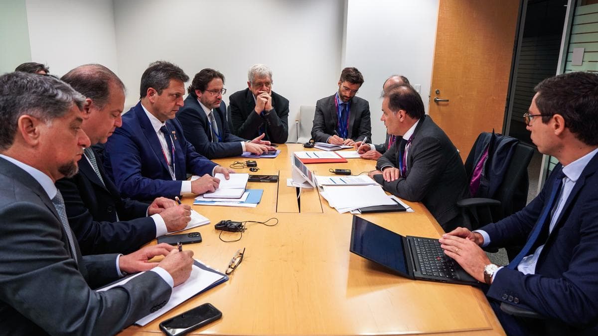 El Gobierno activó el swap con China para ahorrar dólares del BCRA e intentar calmar al mercado