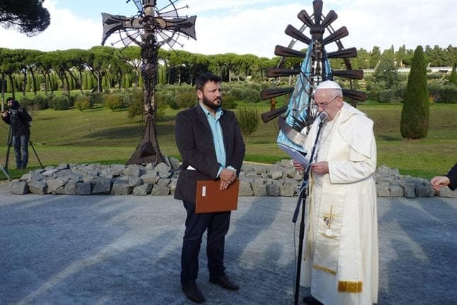 El Papa Francisco bendijo dos obras del escultor Alejandro Marmo