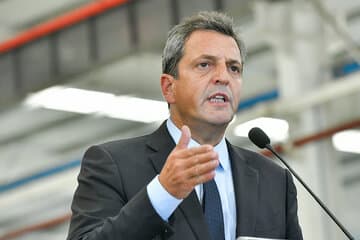 Massa planifica una recorrida provincial para reunirse con dirigentes y empresarios