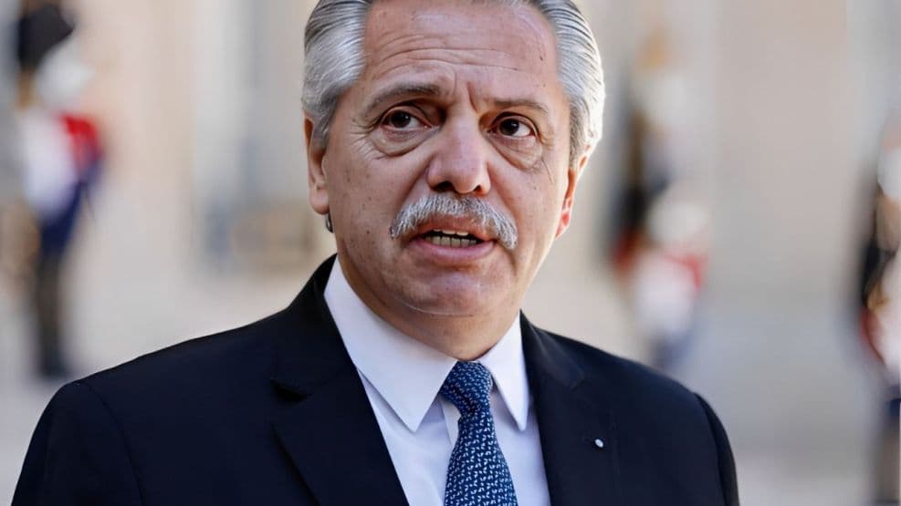 Alberto Fernández denunció a Milei y Marra por sus dichos contra el peso