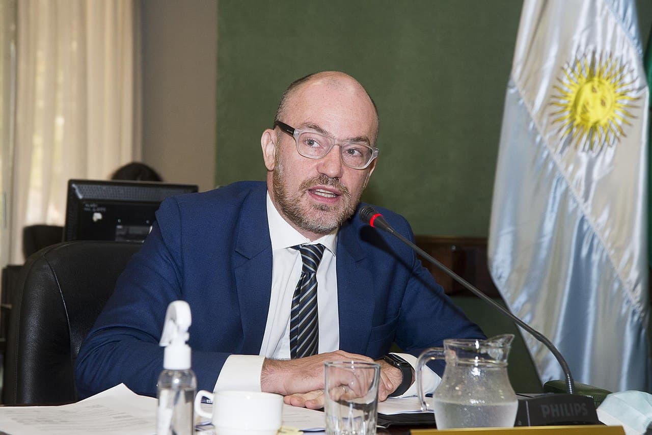 El embajador ante el Mercosur criticó a Milei por «no entender nada» de exportaciones