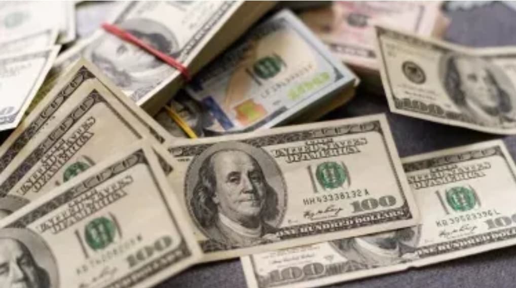 Dólar: Economía prevé volver al crawling peg al 3% mensual