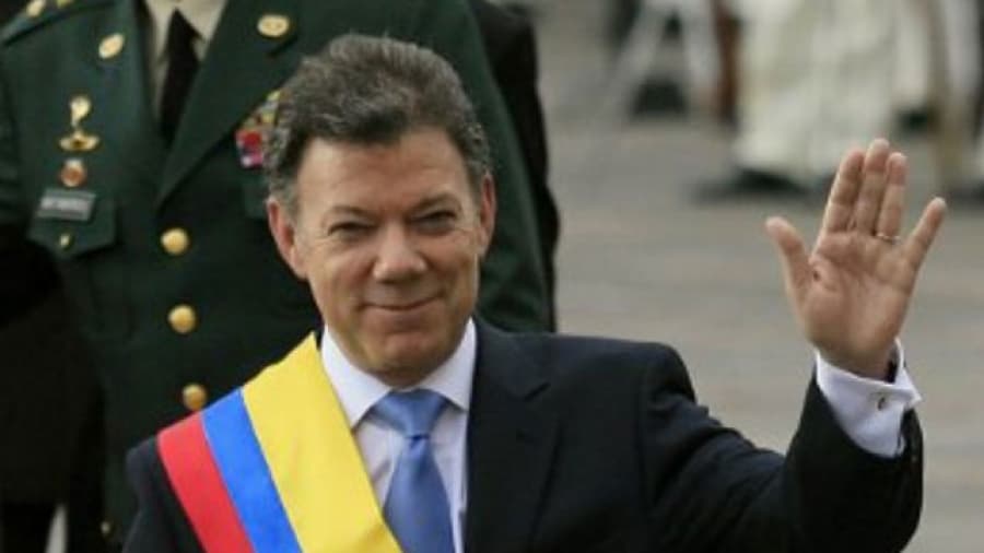 Asumió Santos su segundo mandato en Colombia con un discurso conciliador