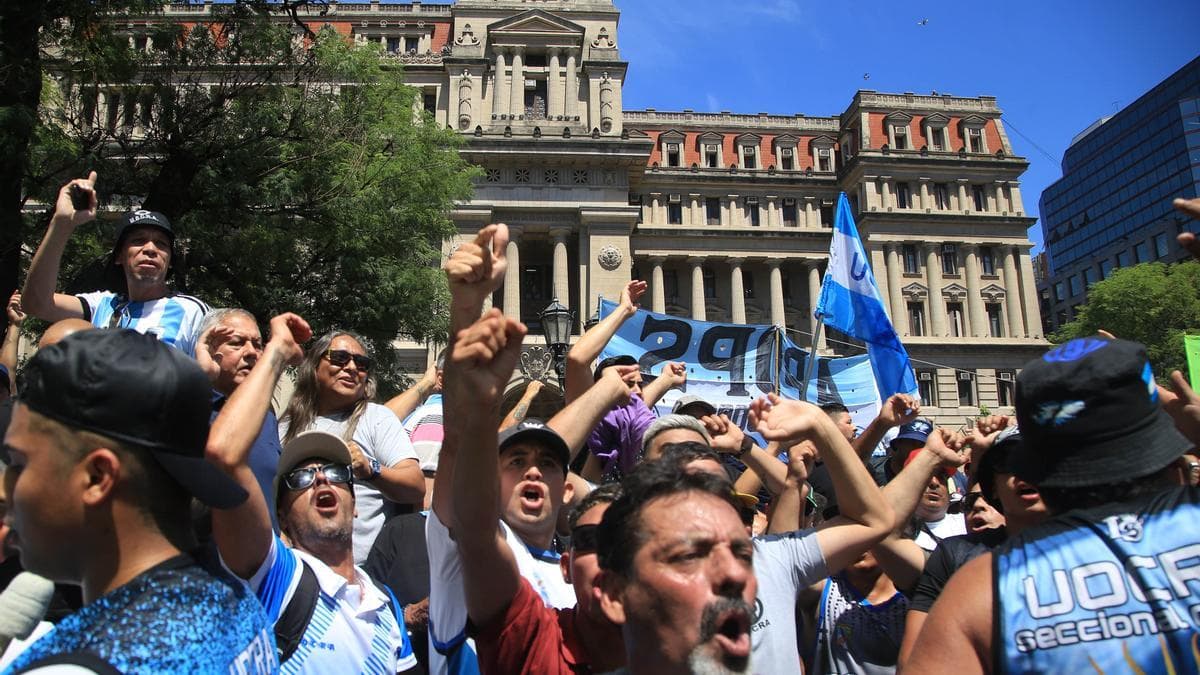 El mensaje completo que dio la CGT en la marcha contra el DNU de Milei