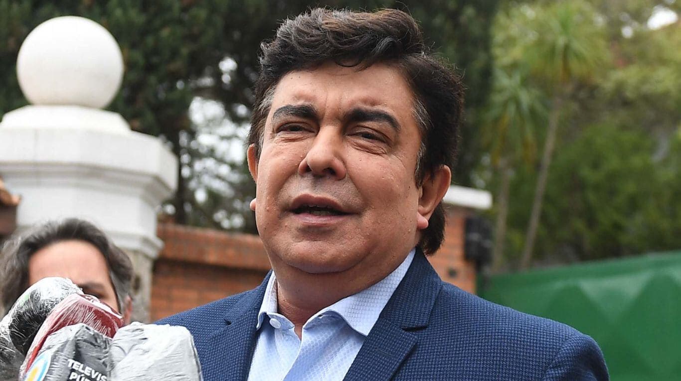 Intendentes presentarán amparo para «frenar el DNU» y dicen: «Argentina no está en venta»