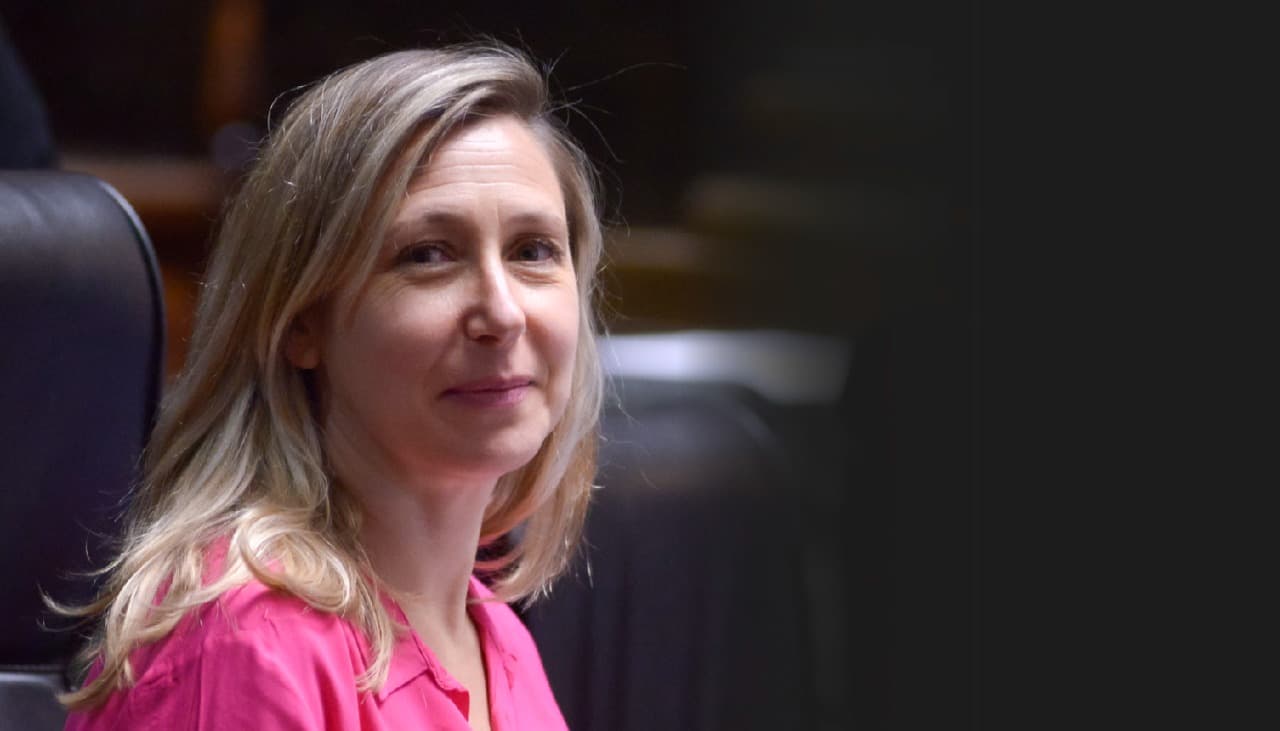 Bregman cuestionó a los dialoguistas por «ayudar al Gobierno y perjudicar a la población»
