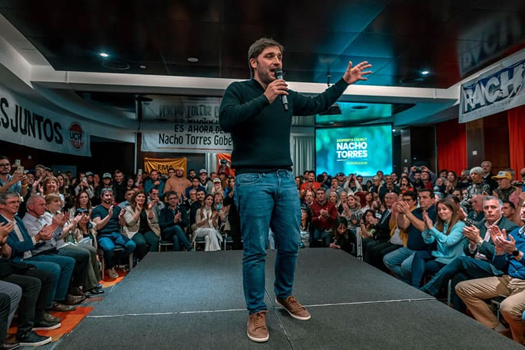 Chubut amenazó al Gobierno con no entregar petróleo y gas si no recibe los fondos de la coparticipación