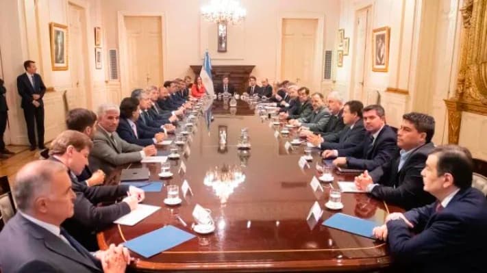 Con asistencia perfecta, empezó la reunión de los gobernadores con Francos y Posse por la ley Ómnibus y el alivio fiscal