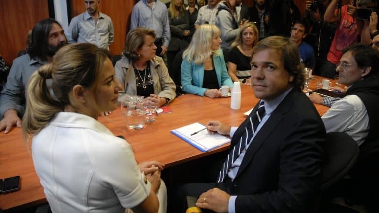 El gobierno bonaerense anunció que adelantará las paritarias 2015 para los gremios estatales