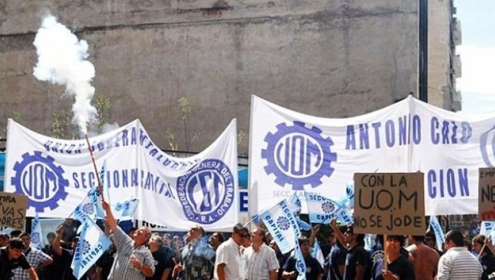 Hubo acuerdo con la UOM en Acindar: se limitaron las suspensiones del personal y pactaron una tregua de un mes