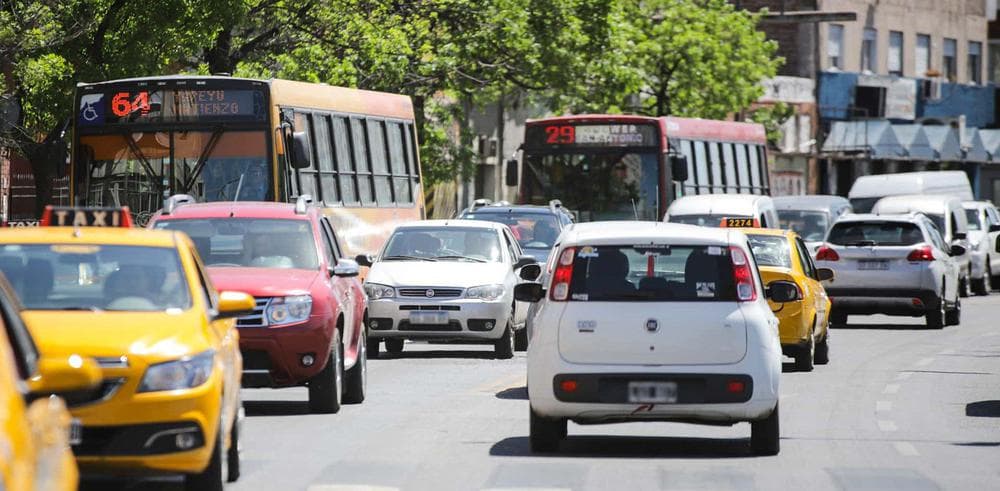 Las multas subieron más de 200% en CABA: cobrarán casi $50.000 por mal estacionamiento y no usar cinturón