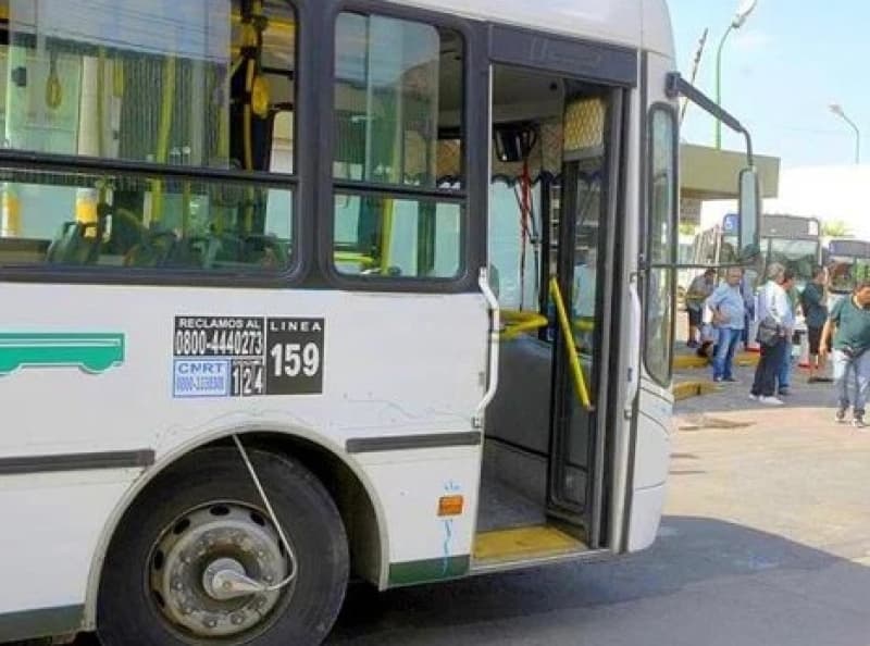 Tras el aumento del boleto de colectivos, cayó 12% la cantidad de pasajeros que viajan en el AMBA