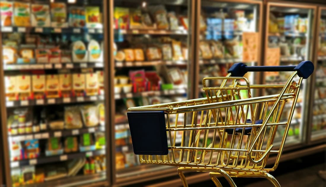 Por la crisis, cambian los hábitos de consumo y los supermercados venden más productos de marca propia