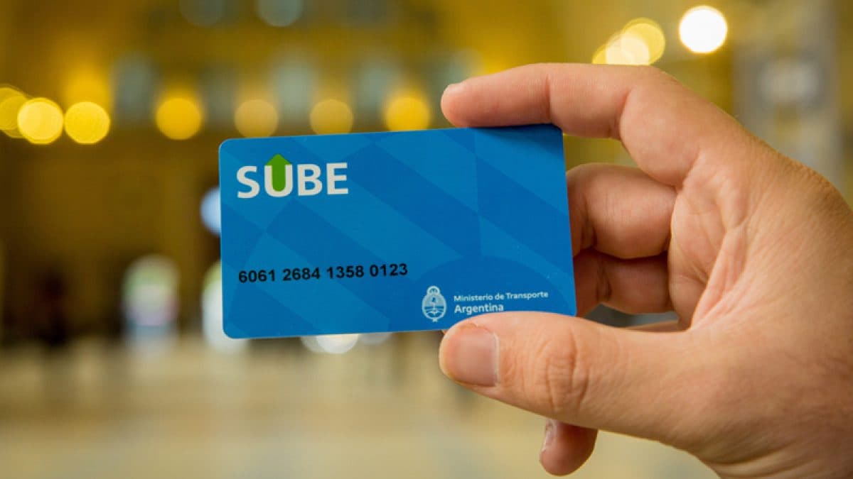 SUBE: el Gobierno de Milei liberará el sistema de pago en el transporte público y se podrá abonar también con tarjeta de crédito y el celular