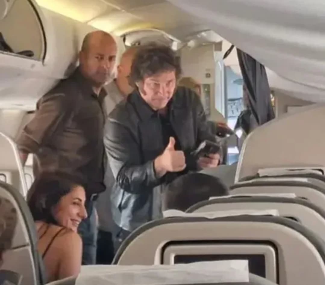 Por recomendación del Ministerio de Seguridad: Milei dejará de viajar en vuelos comerciales