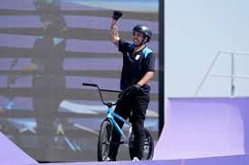 “Maligno” Torres llegó a Córdoba y fue recibido con una ovación tras ganar la medalla de oro en París 2024