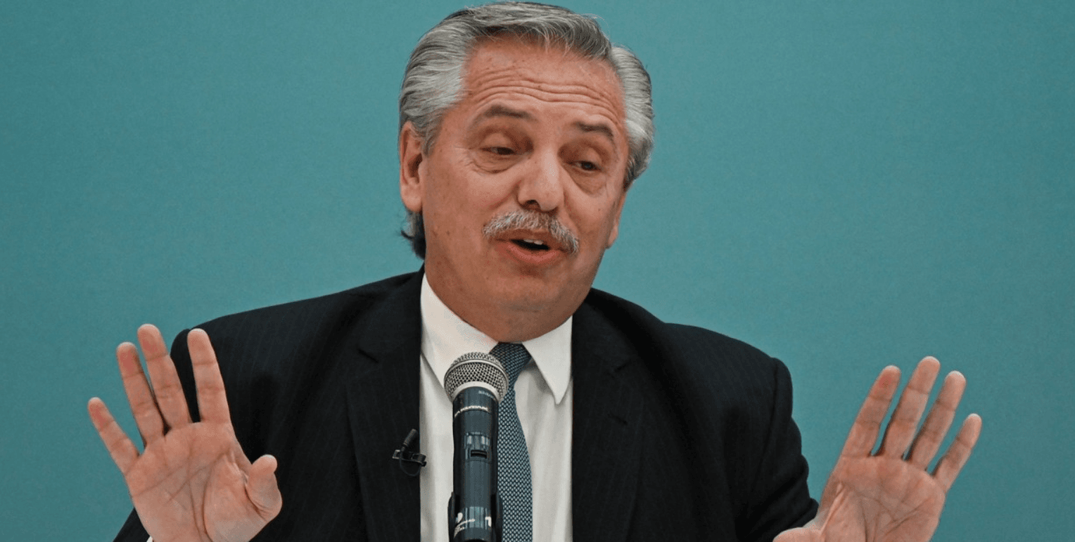 Alberto Fernández le pide a la Justicia que prohíba la difusión de fotos y videos íntimos en medios y también en Google, Facebook y X