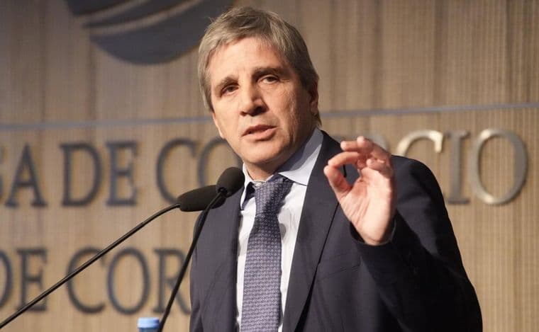 Caputo cuestionó a los intendentes por la suba de las tasas municipales: “Se traduce en precios”