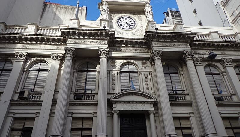 El Banco Central aprobó la venta del banco HSBC al Grupo Galicia: qué pasa con los clientes tras la operación