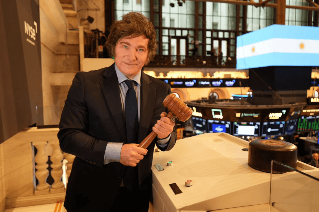 Milei tocó la campana y habló ante inversores en Wall Street: “Vamos a liberar el cepo cuando la tasa de inflación sea cero”