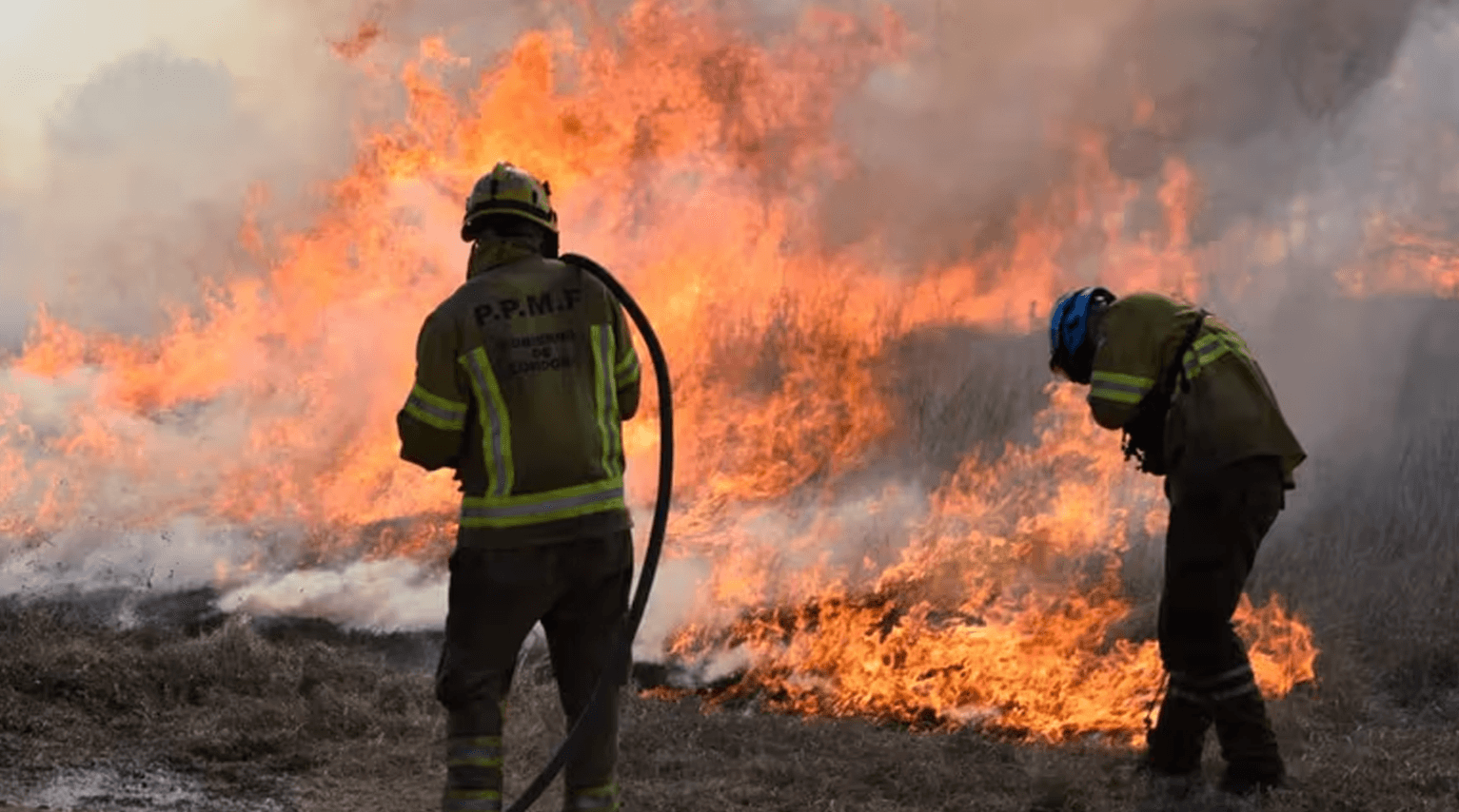 Fuego en Córdoba: la semana comienza con cuatro focos activos en diversas zonas
