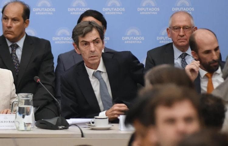 El Gobierno aclaró que no habrá cortes de luz programados en hogares y anunció que busca importar energía