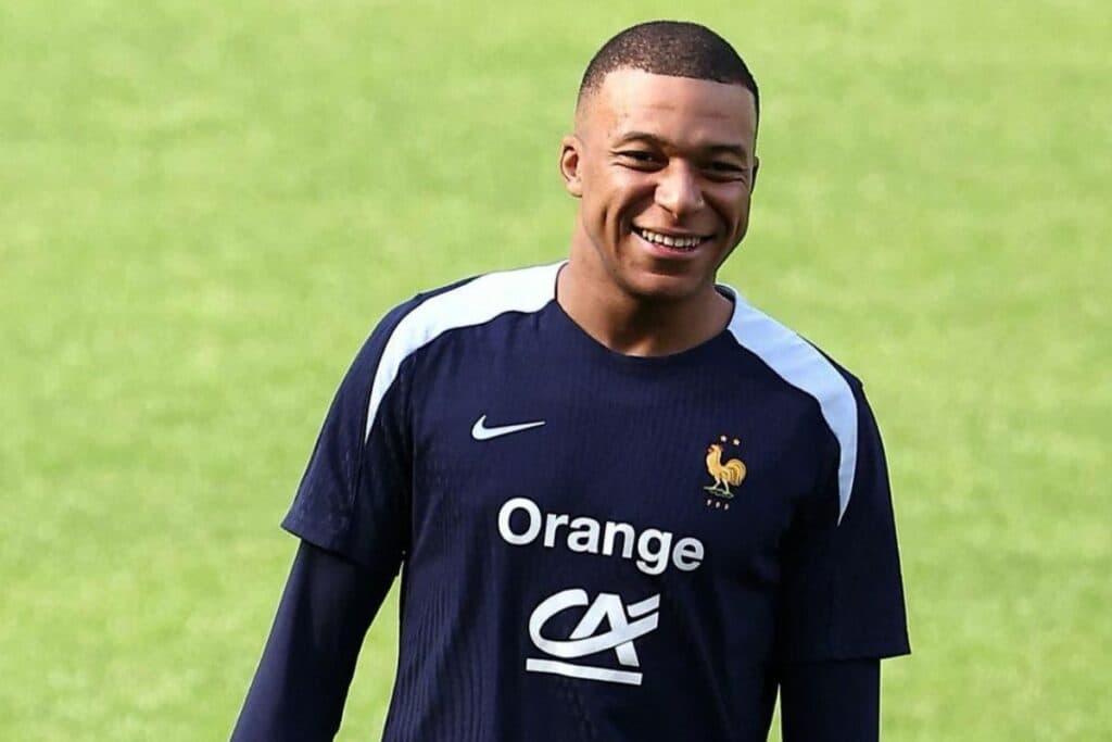 “Es mejor así”: Deschamps dejó otra vez a Mbappé fuera de los convocados y crece el escándalo en Francia