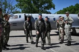 El Gobierno echó al jefe de la Fuerza Aérea por el uso indebido de aeronaves