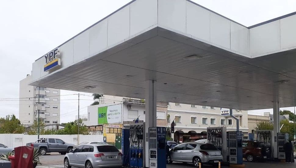 El consumo de naftas y gasoil sigue en baja: retrocedió 9% interanual en octubre