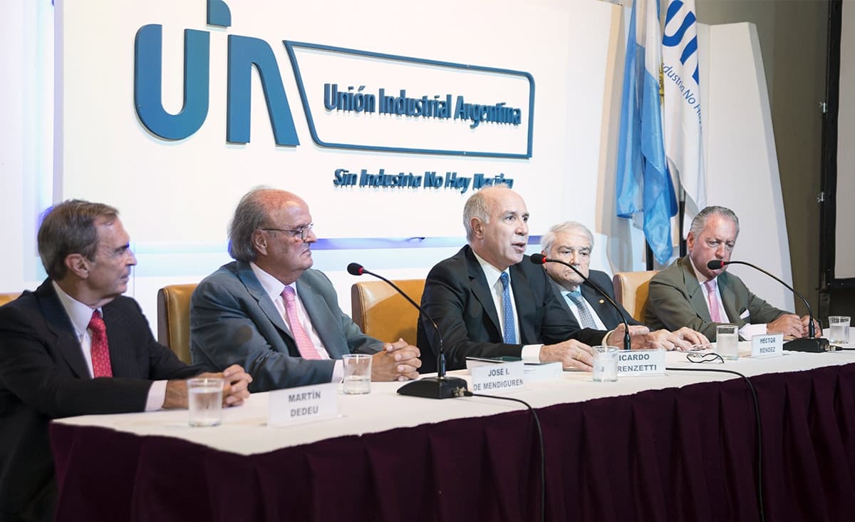 Milei y Caputo no irán a la Conferencia Industrial, en la que la UIA reclamará bajar impuestos y nivelar la cancha