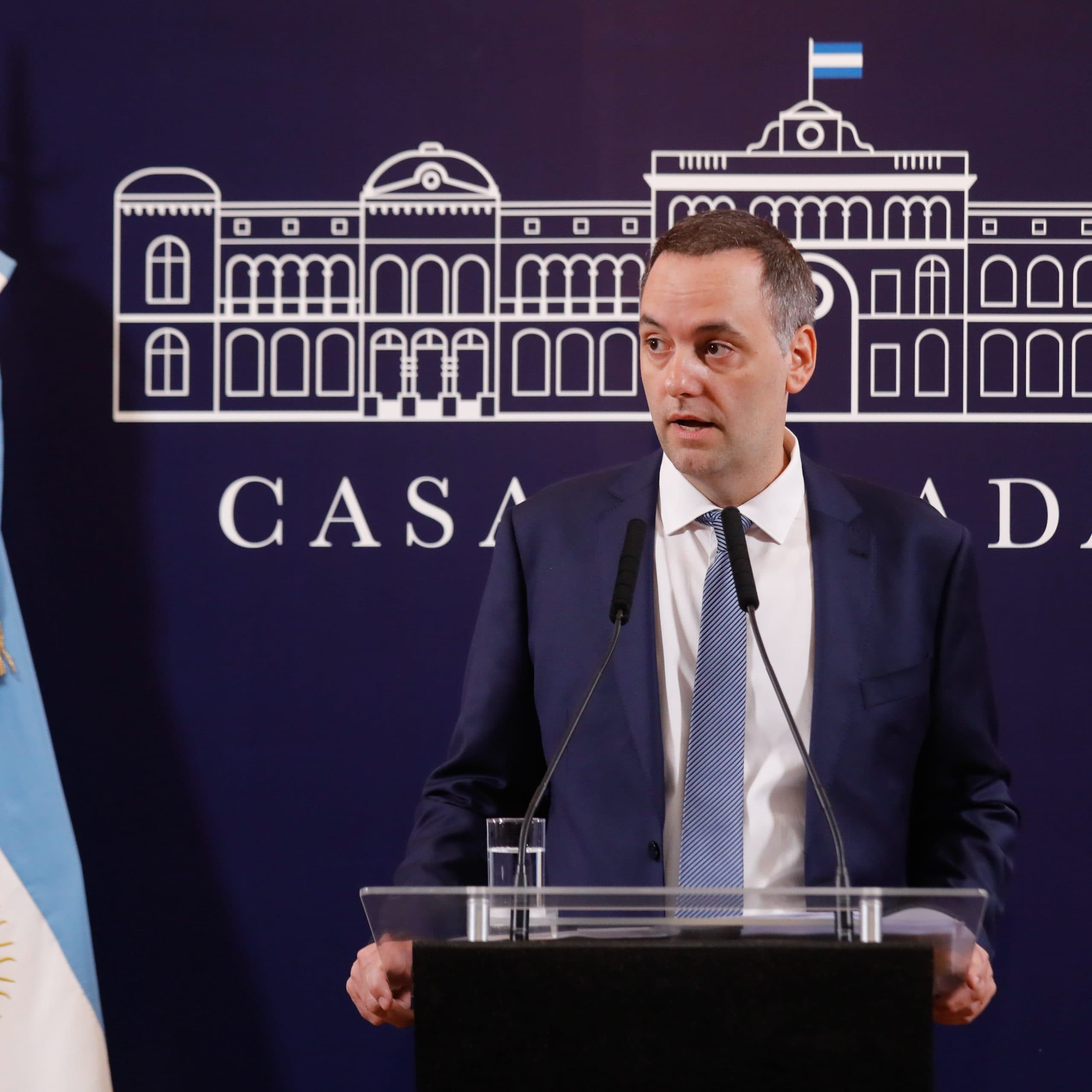 Adorni cuestionó los dichos del nuevo subsecretario de Ambiente sobre los incendios y puso en duda su designación