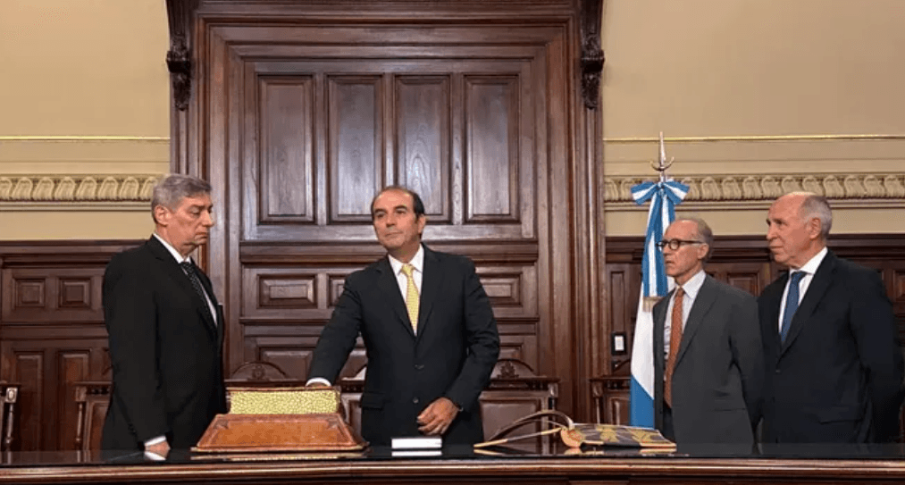 Manuel García-Mansilla juró como juez de la Corte Suprema