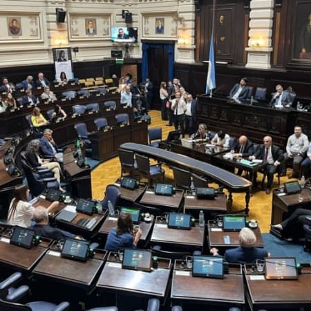 Se fracturó el peronismo en la Legislatura bonaerense y Kicillof fracasó en su intento de suspender las PASO