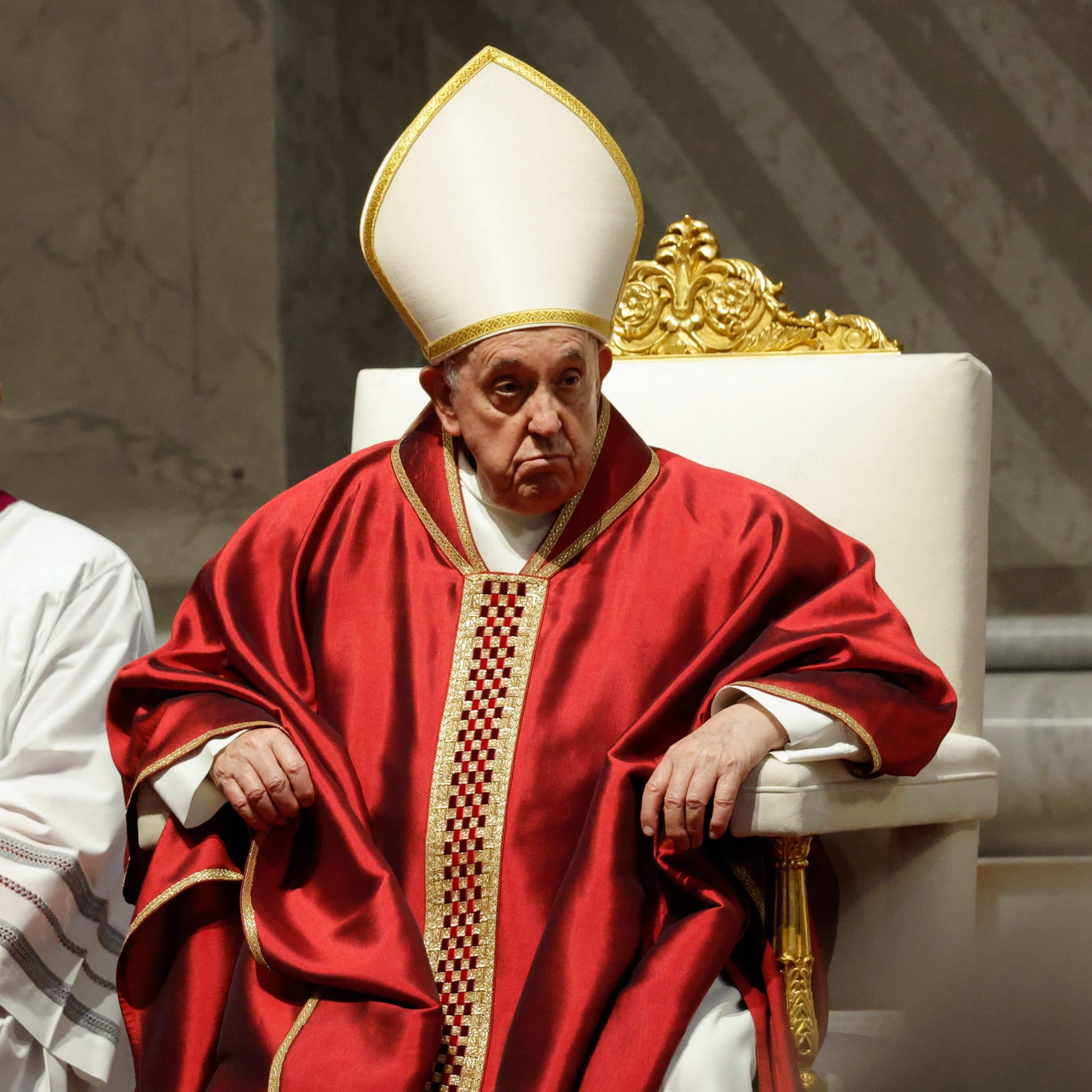 Un féretro sencillo, guardias suizas y conservación de su cuerpo: así descansa el papa Francisco en la basílica de San Pedro